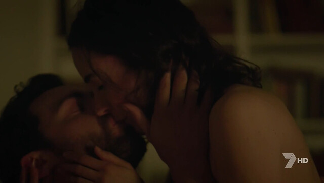 Geraldine Hakewill nude – Wanted s03 (2018)