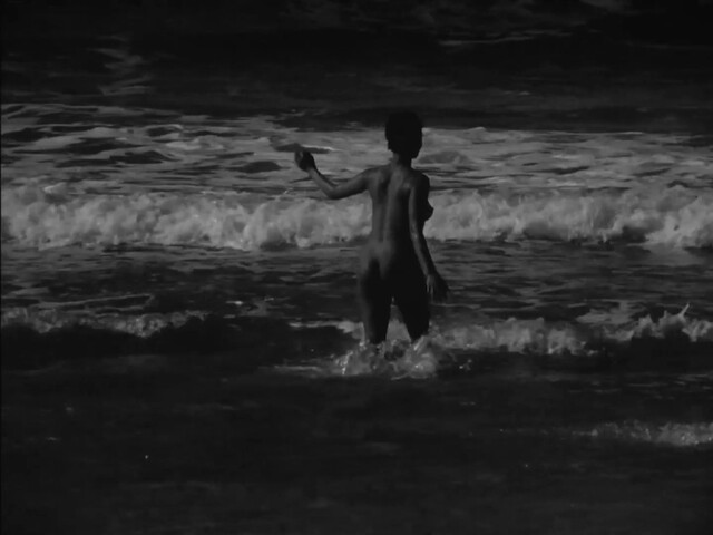 Luiza Maranhao nude – The Turning Wind (Barravento) (1962)