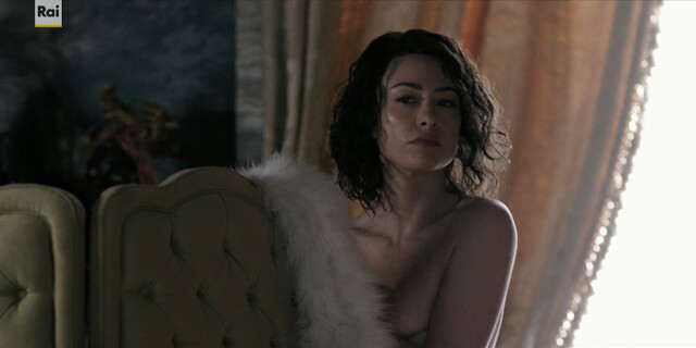 Martina Stella nude – La lunga notte - La caduta del Duce s01e01e04 (2024)