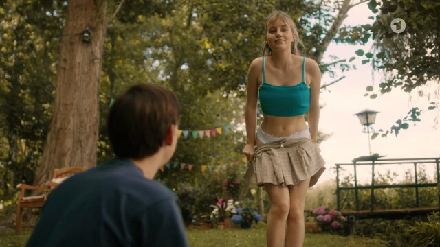 Louise Sophie Arnold sexy – Käthe und ich s05e02 (2024)