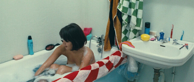 Helena Bielicic nude – 2 or 3 Things I Know About Her (2 ou 3 choses que je sais d'elle) (1967)
