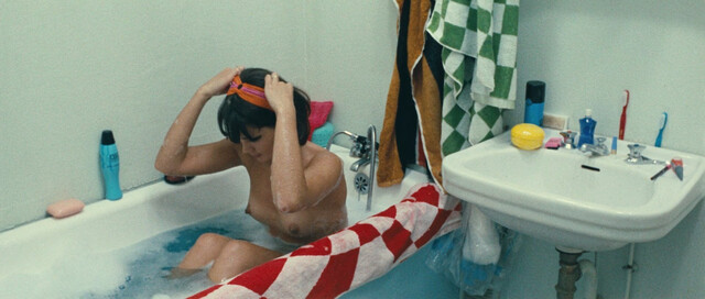 Helena Bielicic nude – 2 or 3 Things I Know About Her (2 ou 3 choses que je sais d'elle) (1967)