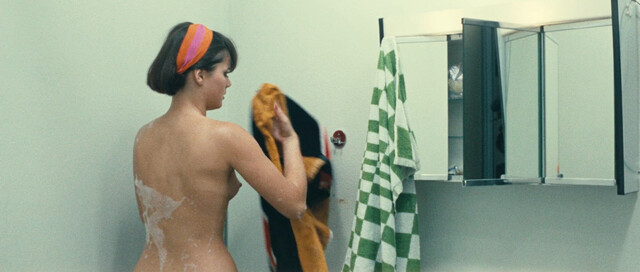 Helena Bielicic nude – 2 or 3 Things I Know About Her (2 ou 3 choses que je sais d'elle) (1967)