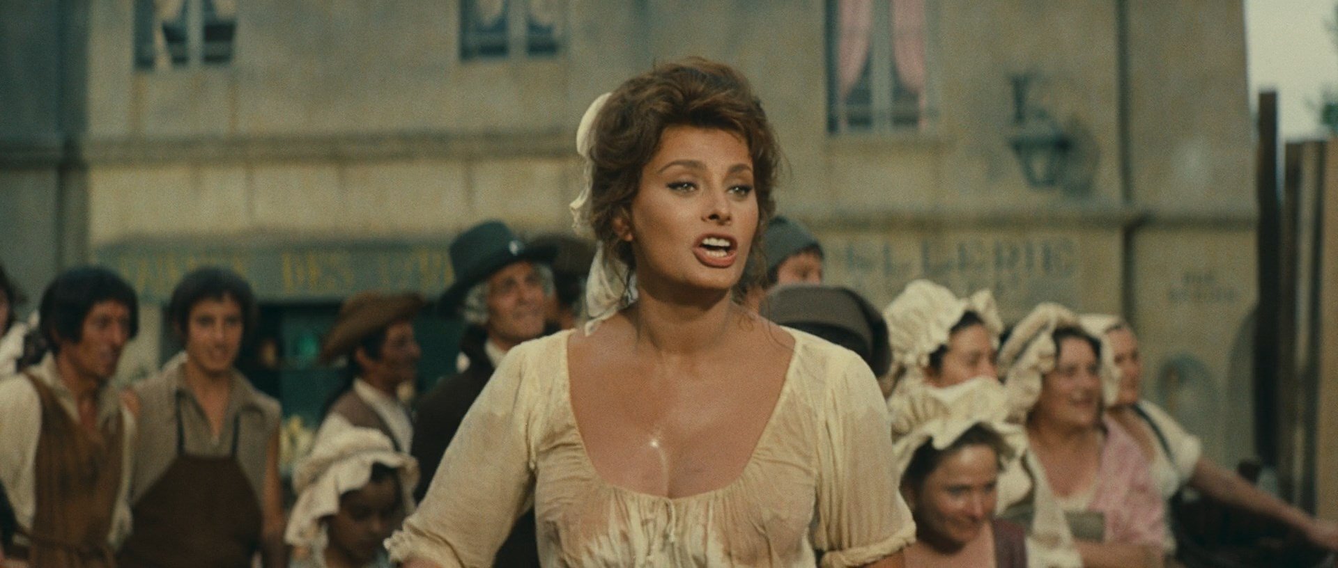 Sophia Loren sexy – Madame (Madame Sans Gêne) (1961)