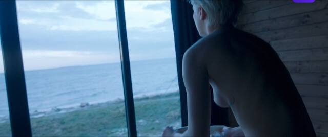 Polina Maksimova nude – Offline s02e08 (2023-2024)