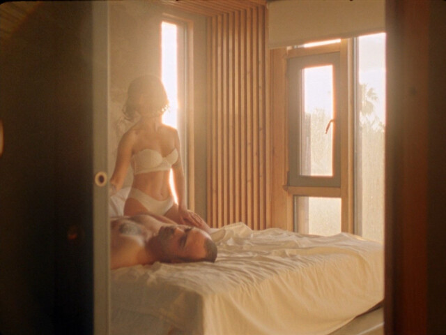 Maria Lazaro nude – 21 Positions (21 Paraiso) (2022)