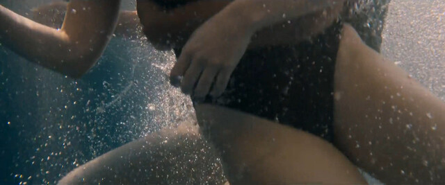 Maria Caballero sexy – La noche más larga s01e03 (2022)