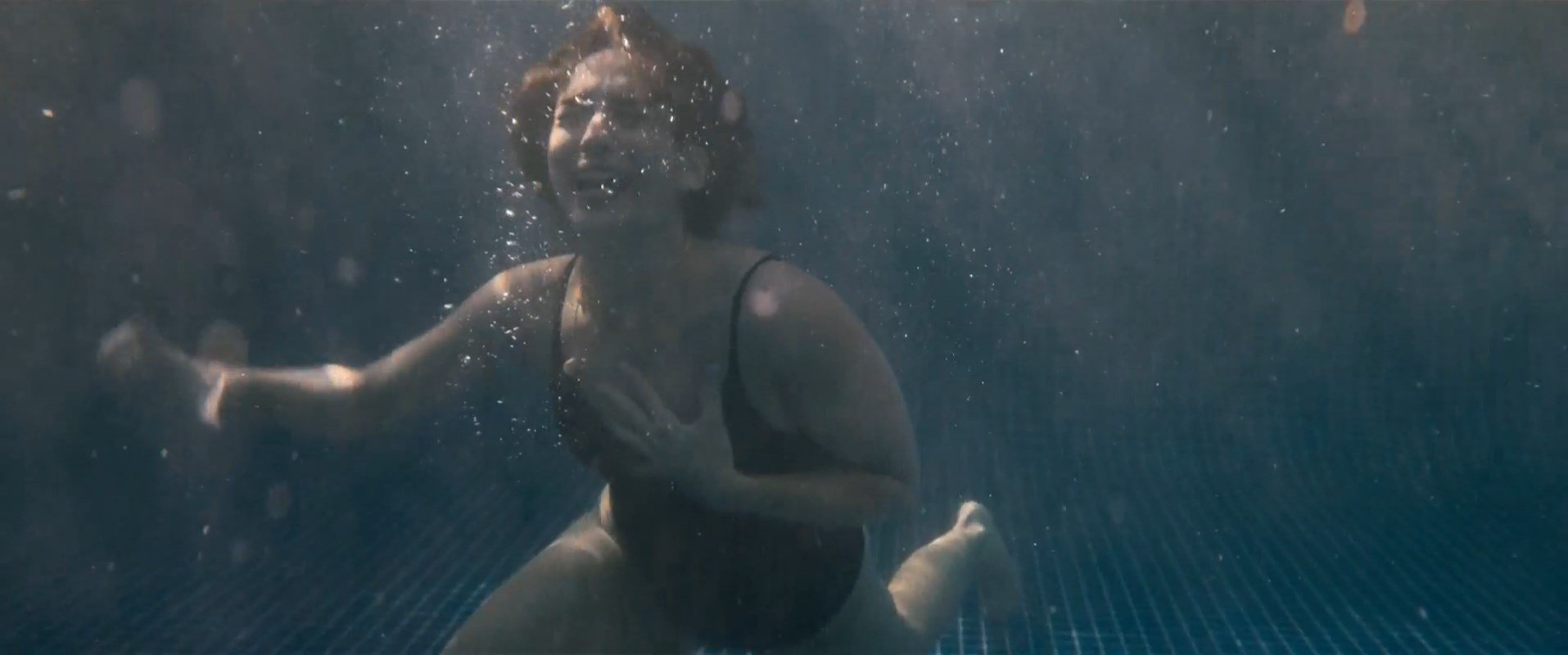 Maria Caballero sexy – La noche más larga s01e03 (2022)