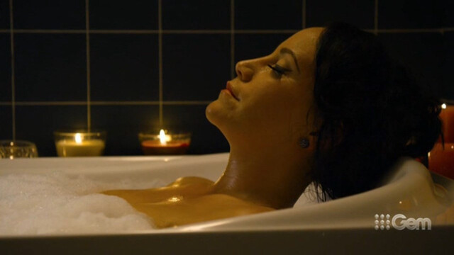 Bronwyn Turei sexy – The Brokenwood Mysteries s02e04 (2015)