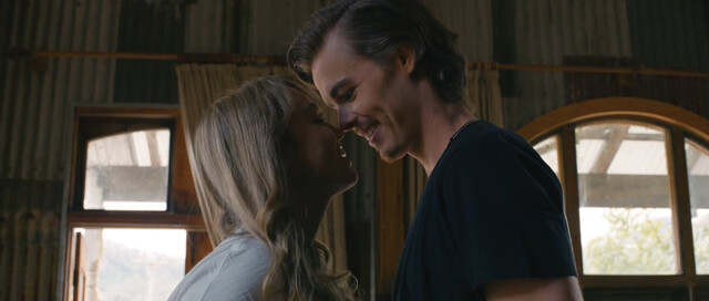 Arielle Cartwright sexy – White Blood (2023)