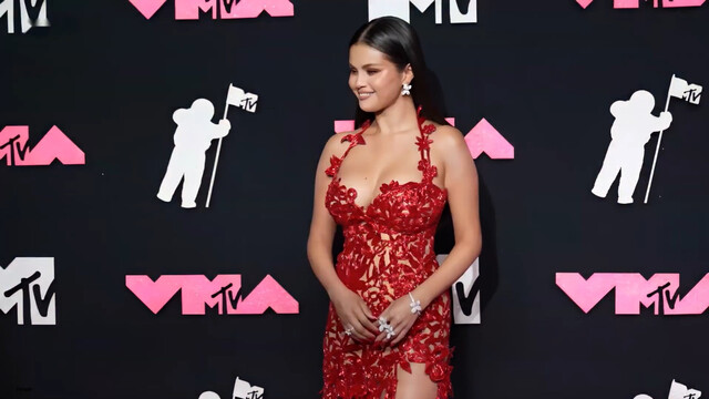 Selena Gomez sexy – MTV Video Music Awards Uncensored Backhaul (2023)