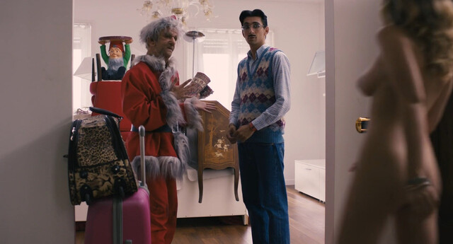 Miriam Giovanelli nude – I 2 soliti idioti (2012)