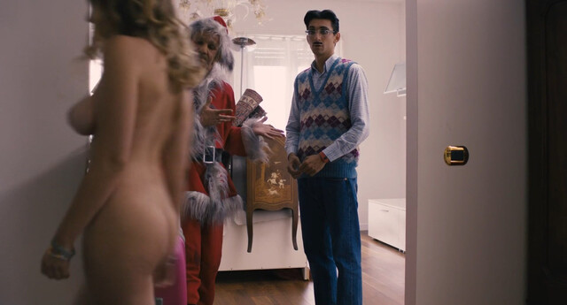Miriam Giovanelli nude – I 2 soliti idioti (2012)