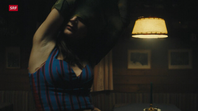 Julia Rosa Peer sexy – School of Champions s01e04 (2023)