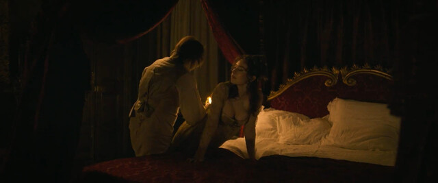 Vanessa Kirby nude – Napoleon (2023)