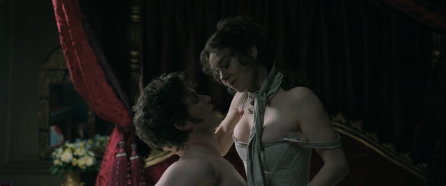 Vanessa Kirby nude – Napoleon (2023)