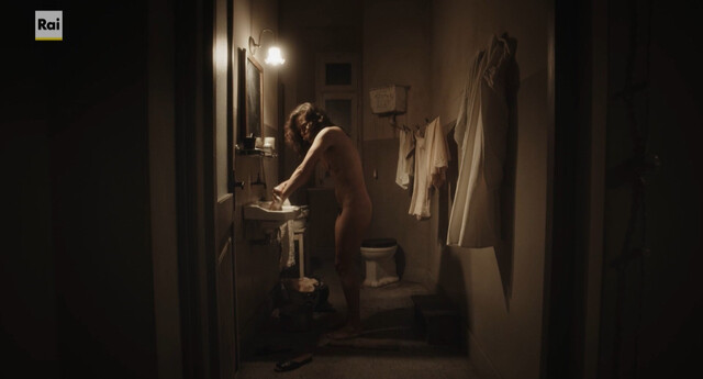 Jasmine Trinca nude – La Storia s01e01 (2024)