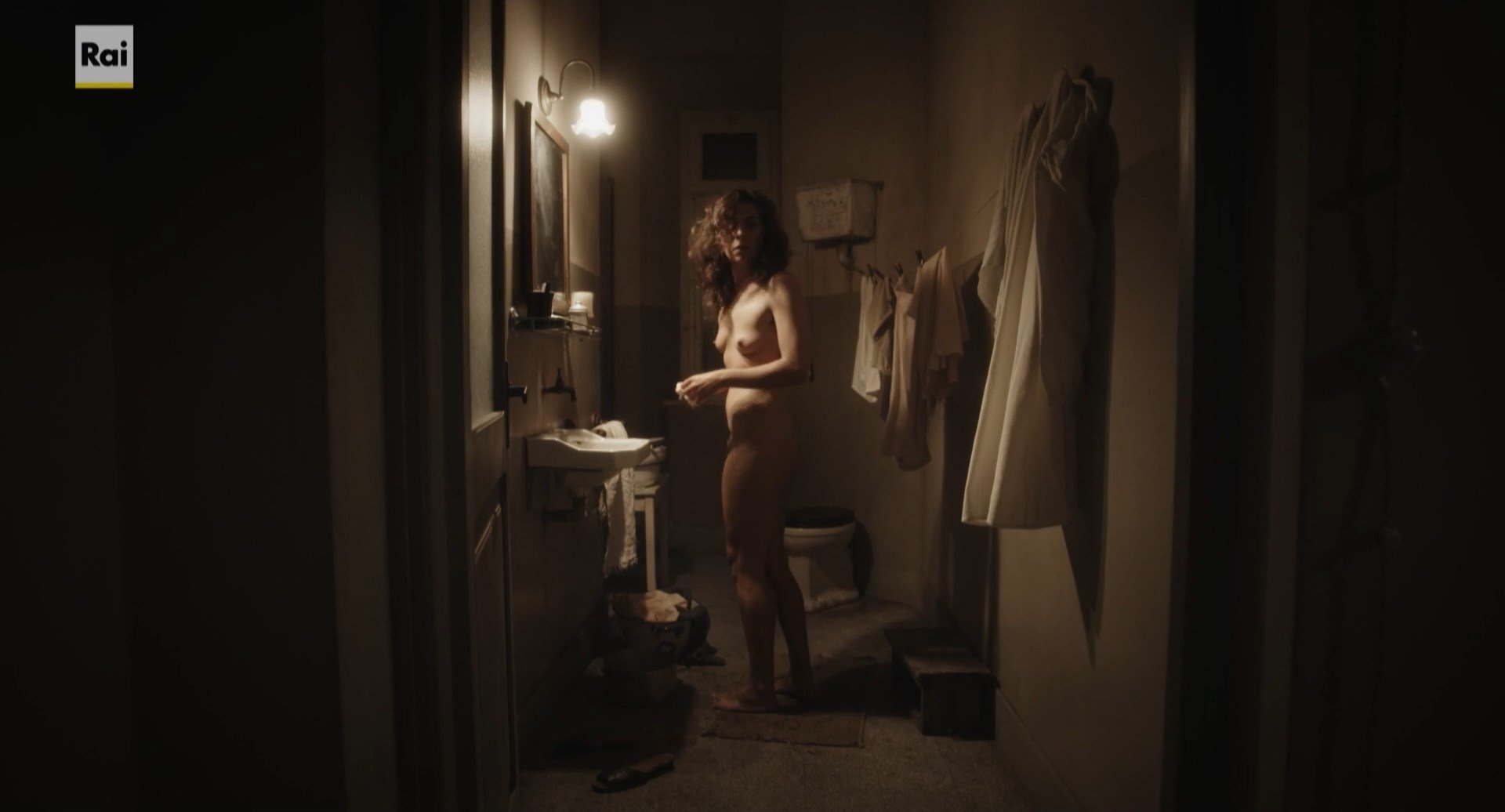 Jasmine Trinca nude – La Storia s01e01 (2024)