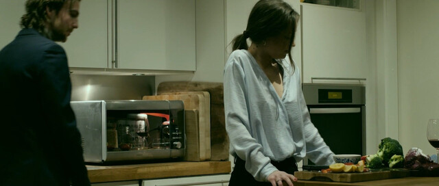 Lea Bach Nielsen sexy – Svin (2023)