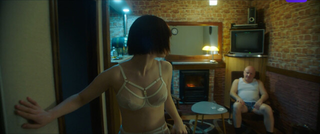 Tina Stojilkovic sexy – Offline s02e03 (2023)