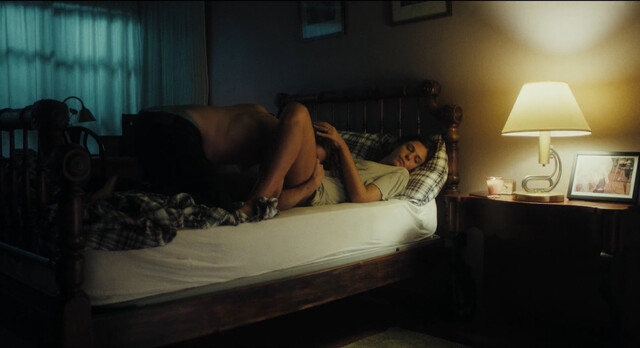 Iria del Río sexy – Visitor (Visitante) (2021)