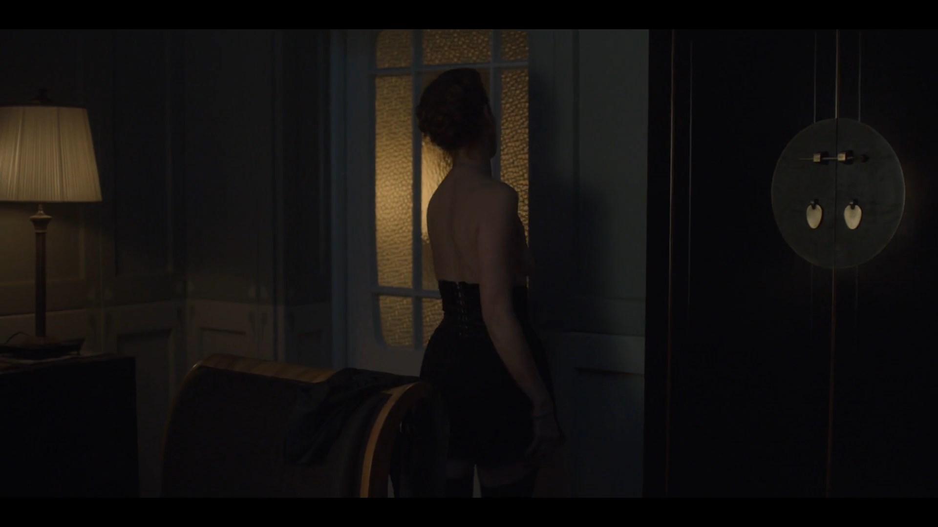 Jeanette Hain sexy – Davos 1917 s01e01 (2023)