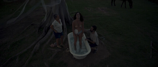 Isel Rodriguez nude – La Pecera (2023)