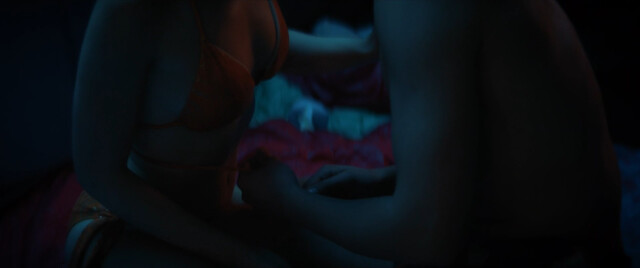 Carolina Sala nude – Supernova (Noi anni luce) (2023)