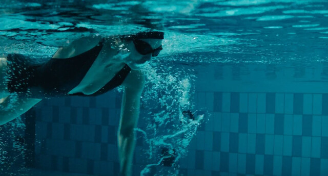 Alessandra Mastronardi sexy – One Trillion Dollars (Eine Billion Dollar) s01e04-05 (2023)