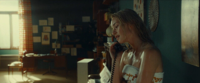 Valerie Huber sexy – Klammer - Chasing the Line (2021)