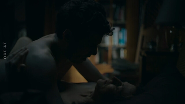 Christina Trefny nude – Flammenmädchen (2021)