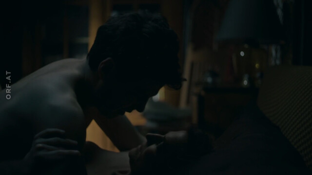 Christina Trefny nude – Flammenmädchen (2021)