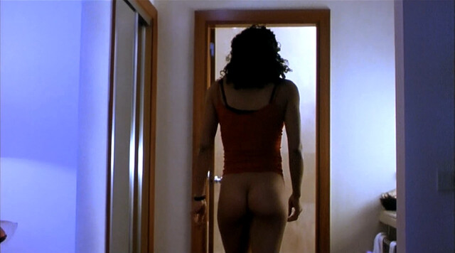 Vicenta N'Dongo nude – Los lobos de Washington (1999)
