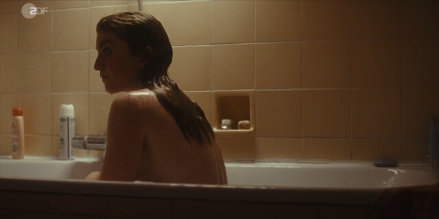 Charlotte De Bruyne nude – Juliet s01e01 (2023)