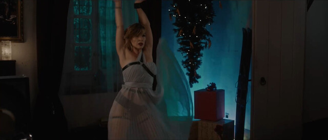 Mara Guil sexy – Isósceles (2022)