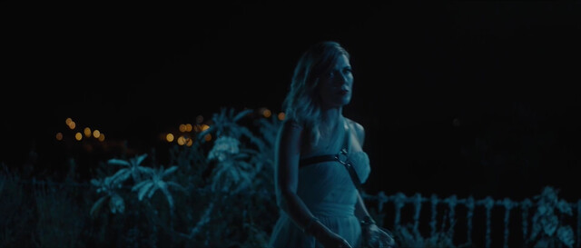 Mara Guil sexy – Isósceles (2022)