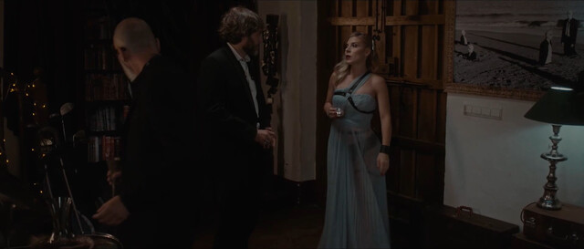 Mara Guil sexy – Isósceles (2022)