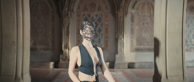 Beren Saat sexy – Last Call for Istanbul (Istanbul Için Son Çagri) (2023)