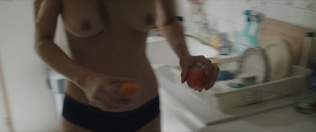 Fanny Ami nude – La beauté du monde (2021)