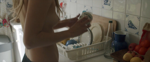 Fanny Ami nude – La beauté du monde (2021)