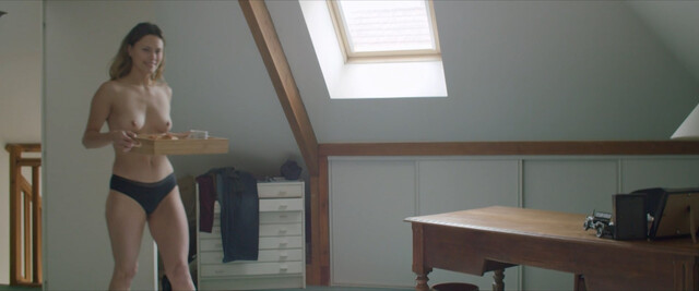 Fanny Ami nude – La beauté du monde (2021)