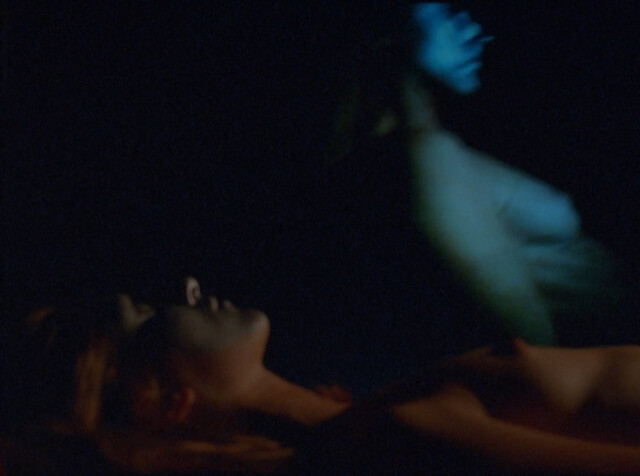 Eva Maloisel nude – Y a-t-il une vierge encore vivante (2015)