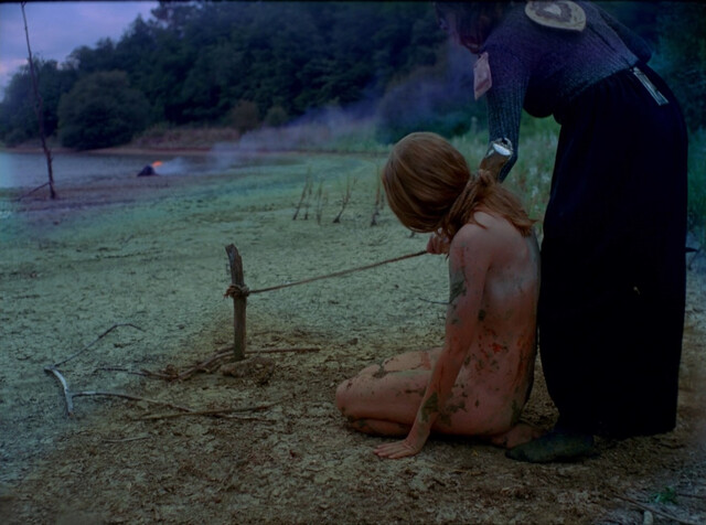 Eva Maloisel nude – Y a-t-il une vierge encore vivante (2015)