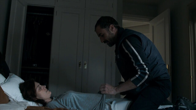 Ángela Villar sexy – Éter (2015)