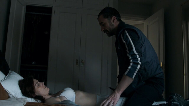 Ángela Villar sexy – Éter (2015)