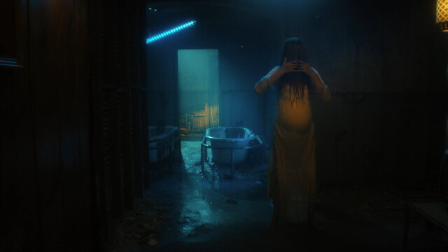 Mira Sorvino sexy – Shining Vale s02e06 (2023)