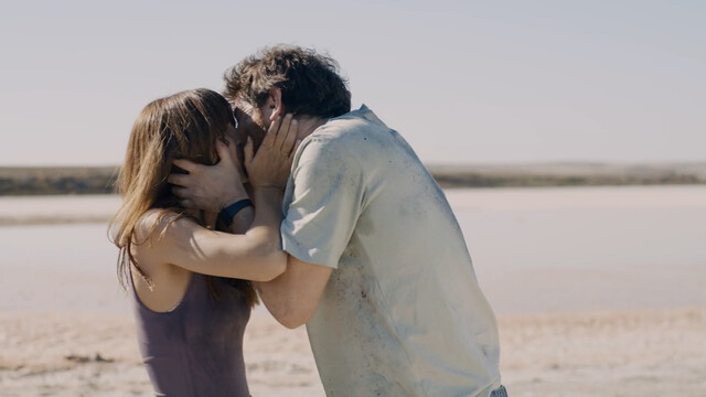 Bárbara Goenaga sexy – Home owners (Para entrar a vivir) (2022)