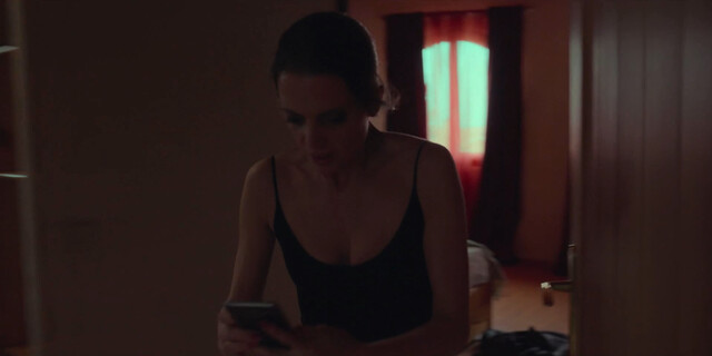 Macarena Gómez sexy – Y todos arderán (2021)