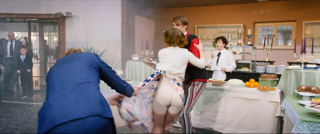 Maja Beckmann sexy – Unheimlich perfekte Freunde (2019)