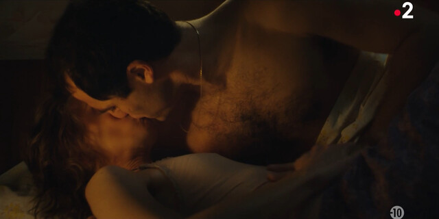 Alix Poisson nude – Sambre s01e01 (2023)